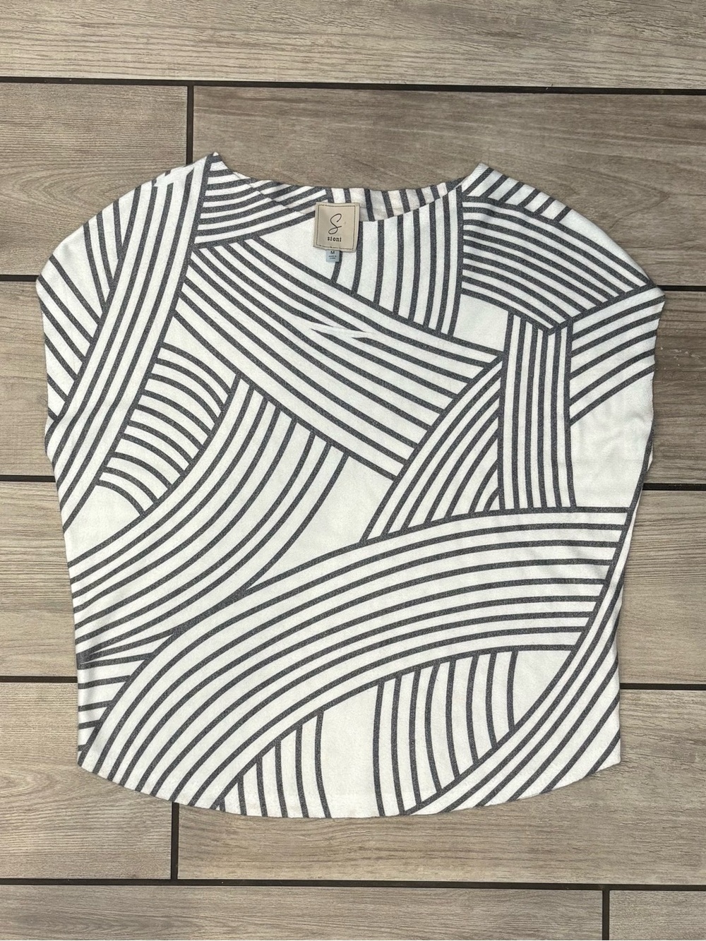 Sioni  Gray White Geometric Boat Neck Cap Sleeve Sweater Top